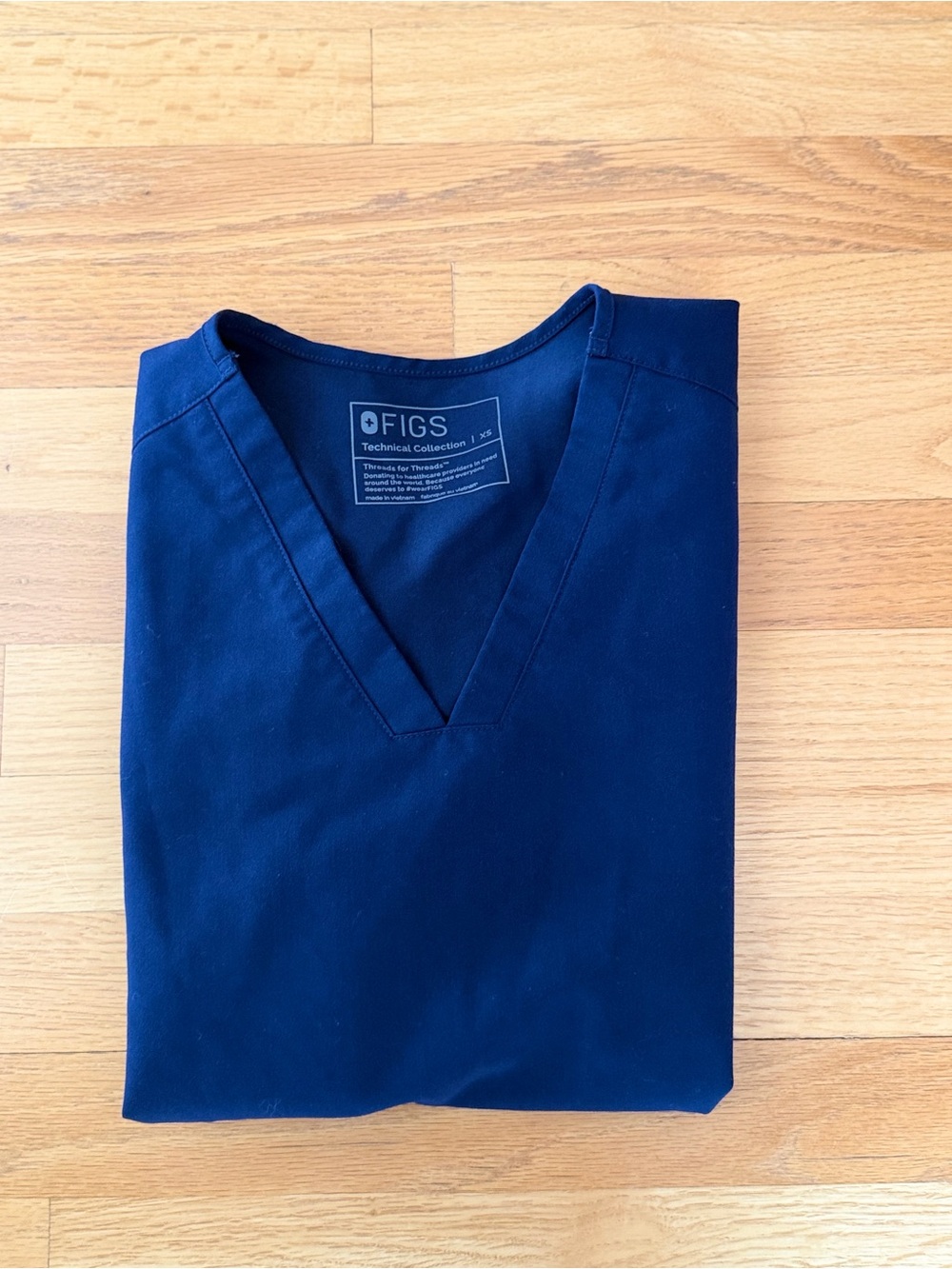FIGS Casma Three Pocket Scrub Top Navy Blue XS